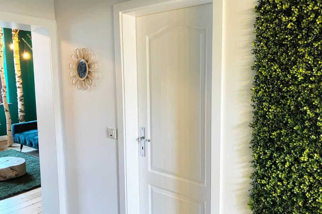 Secret Hideaways Wood Lodge Mit Kinderzimmer Messe L City L Flughafen L Hbf 뒤스부르크 외부 사진